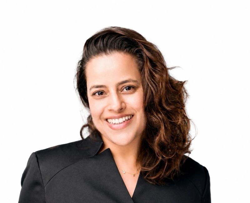 Portrait of Karina Etminani